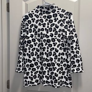 Tahari Snow Leopard Mockneck Pullover Sweater - 3/4 sleeves. 🐆 🤍